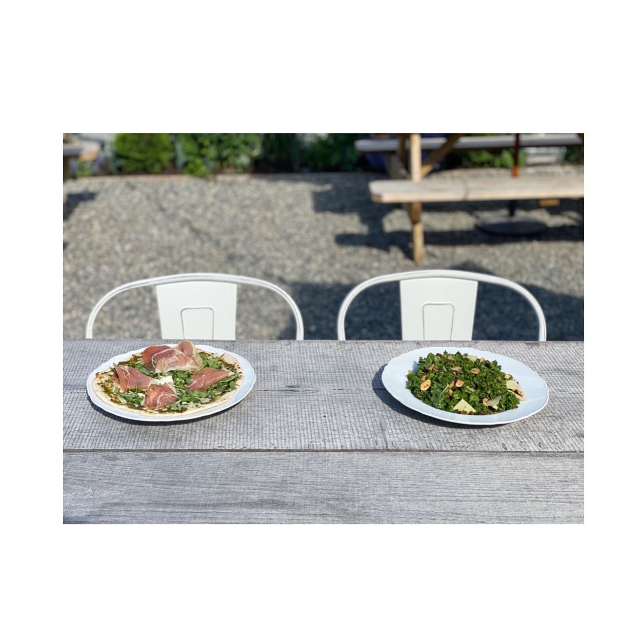 Toi et Moi.
Pain Plat Blackpoint &amp;  Salade C&eacute;sar
#massawippimercantile 
#LeMercTapas
#easterntownships 
#cantonsdelest 
#northhatley